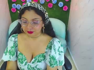 Ellemiah_A Chaturbate stream image from April 26, 2025