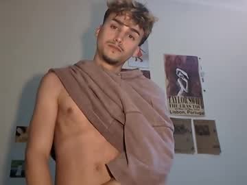 Alexfmc Chaturbate stream image from April 26, 2025