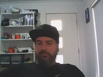 Theozbeardguy Chaturbate stream image from April 26, 2025