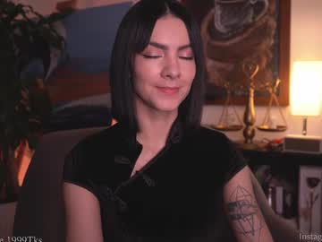 Hollylinder_ Chaturbate stream image from April 26, 2025