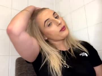 Hardcoreslutxx Chaturbate stream image from April 26, 2025