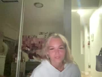Aprilwestt Chaturbate stream image from April 26, 2025