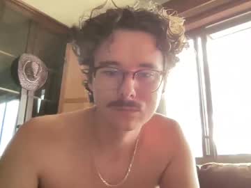Bennybones7 Chaturbate stream image from April 26, 2025