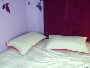 Eva_Jamees Chaturbate stream image from April 26, 2025