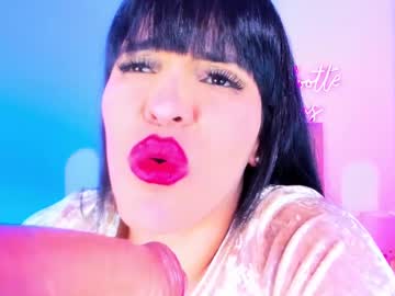 Charlootteevans Chaturbate stream image from April 26, 2025