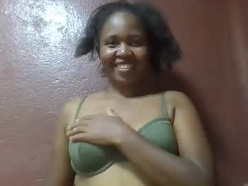 Adelealy Chaturbate stream image from April 26, 2025