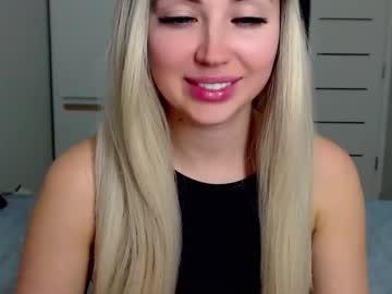 Loveydovey88 Chaturbate stream image from April 26, 2025
