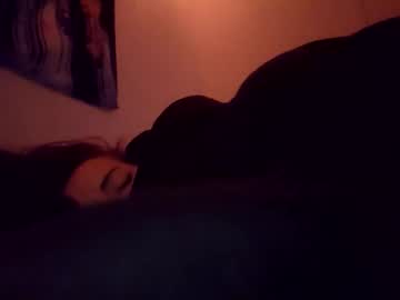Lilthroatpixie Chaturbate stream image from April 26, 2025