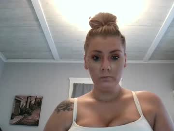 Rosedangerous99 Chaturbate stream image from April 26, 2025