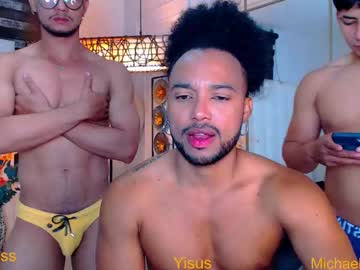 Xhottoyszonex Chaturbate stream image from April 26, 2025