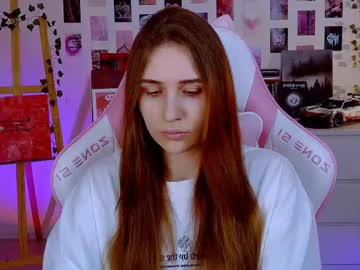 Alicecharmy Chaturbate stream image from April 26, 2025