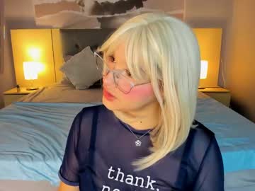 Lucylovelyy1 Chaturbate stream image from April 26, 2025