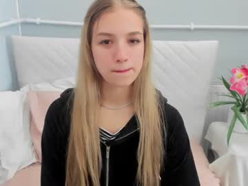Evettegold Chaturbate stream image from April 26, 2025
