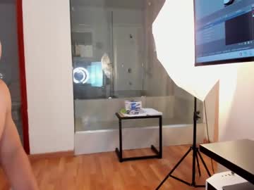 Lenoarddupont Chaturbate stream image from April 26, 2025