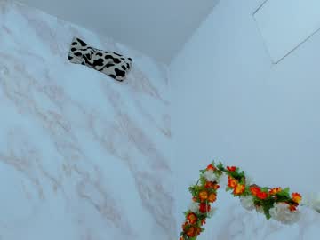 Tailyn1 Chaturbate stream image from April 26, 2025