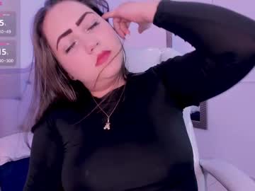 Hillaryblondee Chaturbate stream image from April 26, 2025