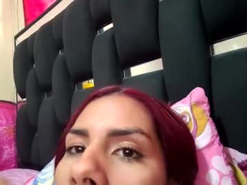 Lunaestrella02 Chaturbate stream image from April 26, 2025