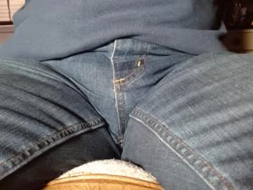 Fuzzyblues Chaturbate stream image from April 26, 2025