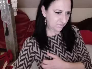 Debramilf Chaturbate stream image from April 27, 2025