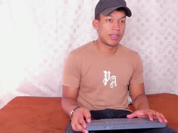 Bratt_Pit_20 Chaturbate stream image from April 27, 2025