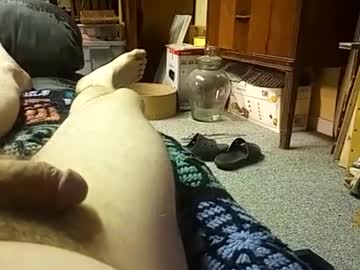 Hungfist Chaturbate stream image from April 27, 2025