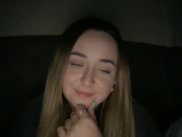 Lucylavender444 Chaturbate stream image from April 27, 2025