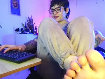 Sweet_Stickyfeet Chaturbate stream image from April 27, 2025