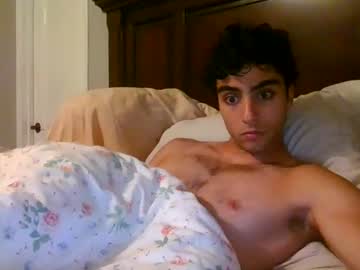 Georgeyporgey999 Chaturbate stream image from April 27, 2025