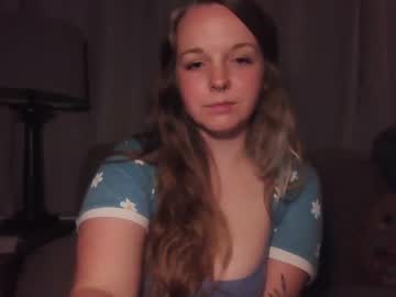 Woopsiedaisyfaye Chaturbate stream image from April 27, 2025