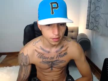Daveebig Chaturbate stream image from April 27, 2025