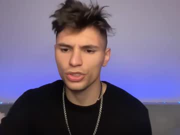Denlover Chaturbate stream image from April 27, 2025