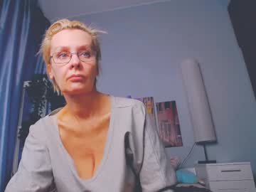 Helgahimmele Chaturbate stream image from April 27, 2025