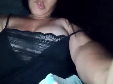 Lillyaldridge15 Chaturbate stream image from April 27, 2025