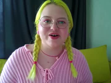 Cosmickris_ Chaturbate stream image from April 27, 2025