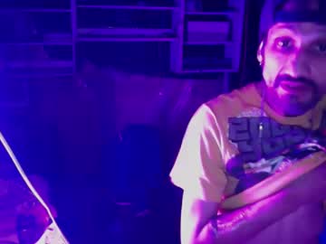 High8q Chaturbate stream image from April 27, 2025