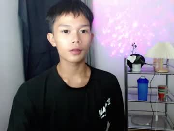 Xxronnie Chaturbate stream image from April 27, 2025