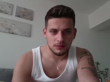 Roberto_Twink1 Chaturbate stream image from April 27, 2025