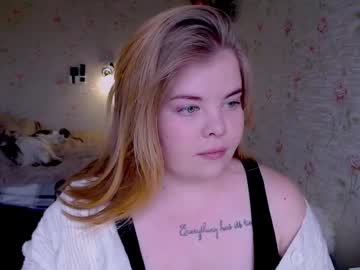 Yumm_Lolly Chaturbate stream image from April 27, 2025