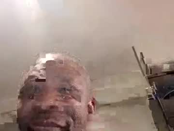 Uglydudefucks Chaturbate stream image from April 27, 2025