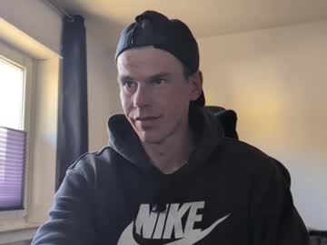Nicerdude32 Chaturbate stream image from April 27, 2025