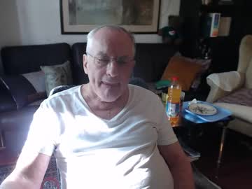 Philoumis2 Chaturbate stream image from April 27, 2025