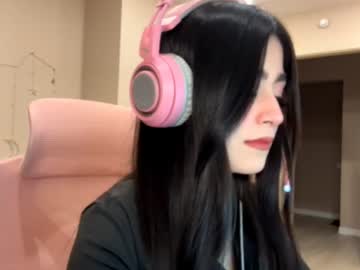 Devonaburruss Chaturbate stream image from April 27, 2025