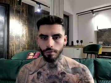 Armandocox Chaturbate stream image from April 27, 2025