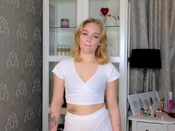 Golden_Vibe Chaturbate stream image from April 27, 2025