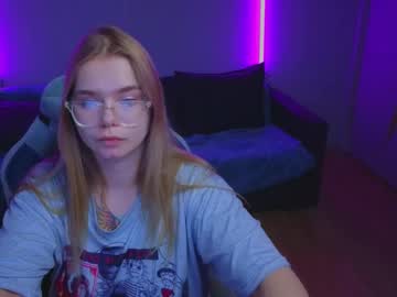 Halkroomra Chaturbate stream image from April 27, 2025