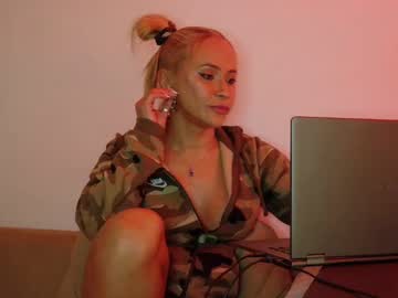 Travesti513695 Chaturbate stream image from April 27, 2025
