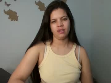 Victorialg Chaturbate stream image from April 27, 2025
