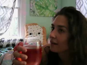 Leomie Chaturbate stream image from April 27, 2025