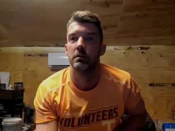 Notkennykyle Chaturbate stream image from April 28, 2025