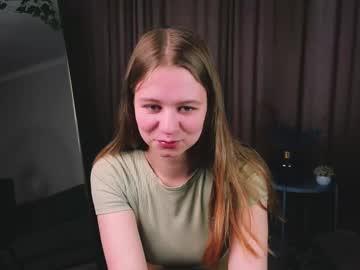 Darlinegrass Chaturbate stream image from April 28, 2025